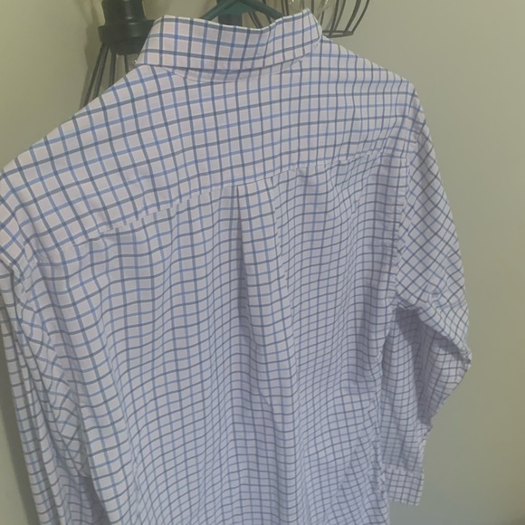 Vineyard Vines Men’s LS Murray style Size Blue/Pink striped - Picture 2 of 3